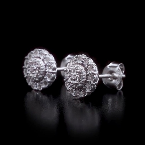 💥New Diamond Stud Earrings - Picture 2 of 10